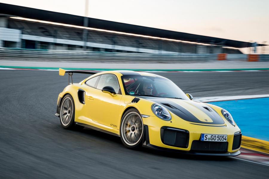  Porsche 911 GT2 RS (991) 2017 года  (WW) (фото 18 из 93)